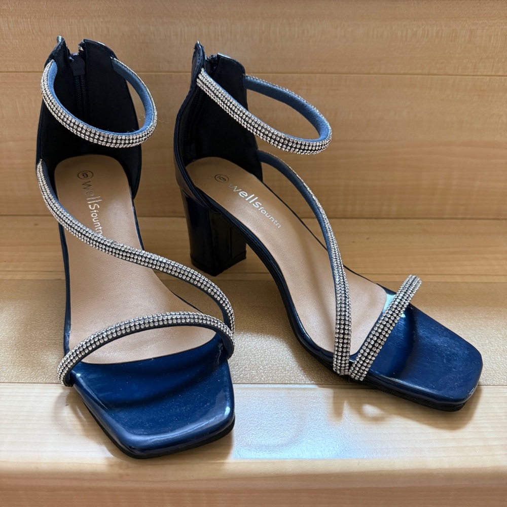 Wells Fountn Women's Navy Blue Rhinestone Strappy Block Heel Sandals 3" NEW